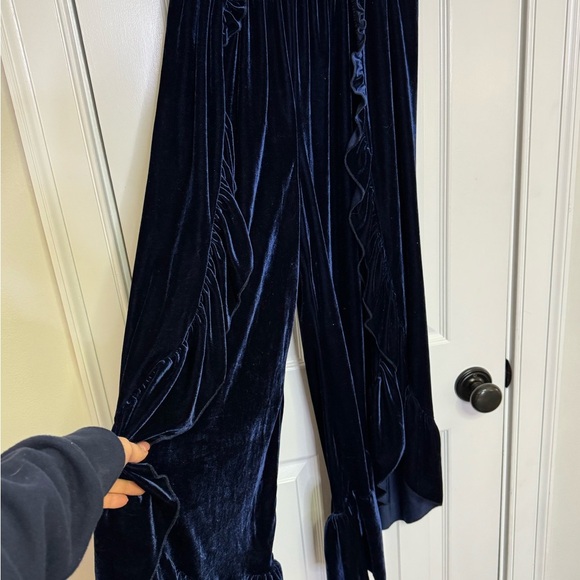 Elegant Navy Wide-Leg Pants - Picture 7 of 9